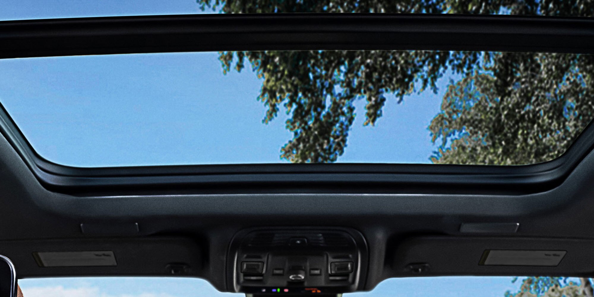 Techo panorámico de Chevrolet Suburban Z71.